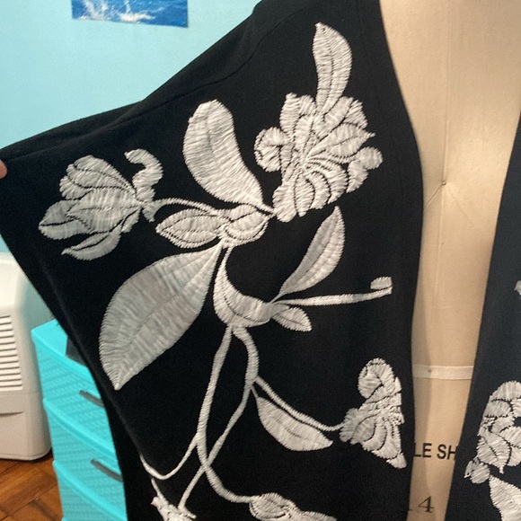 Chico’s Embroidered Ruana - Picture 6 of 8